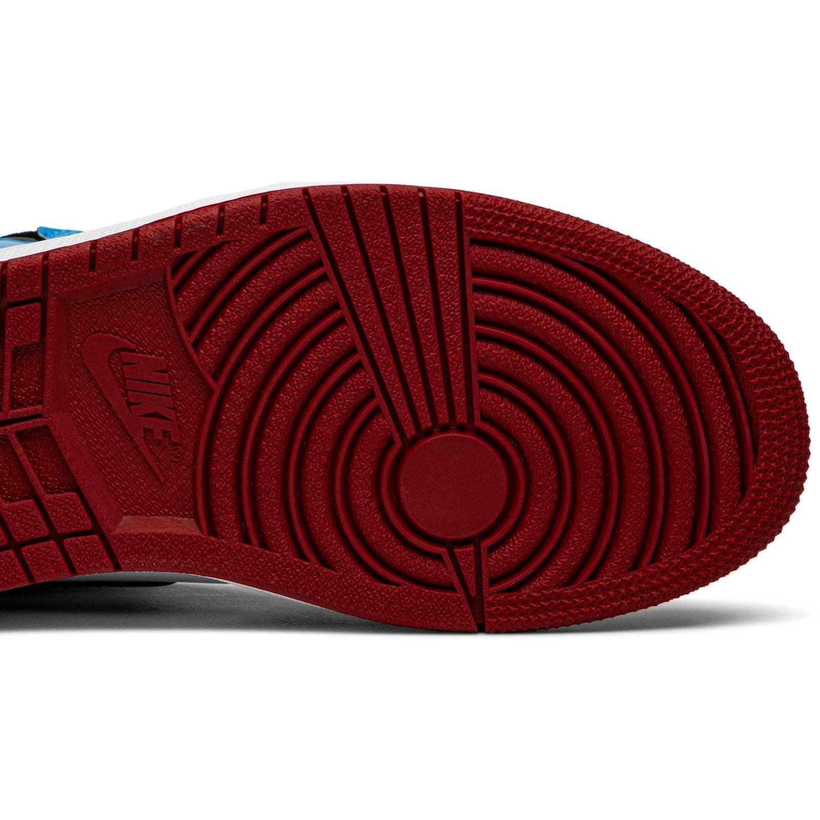 Air Jordan 1 Retro High OG 'Fearless'